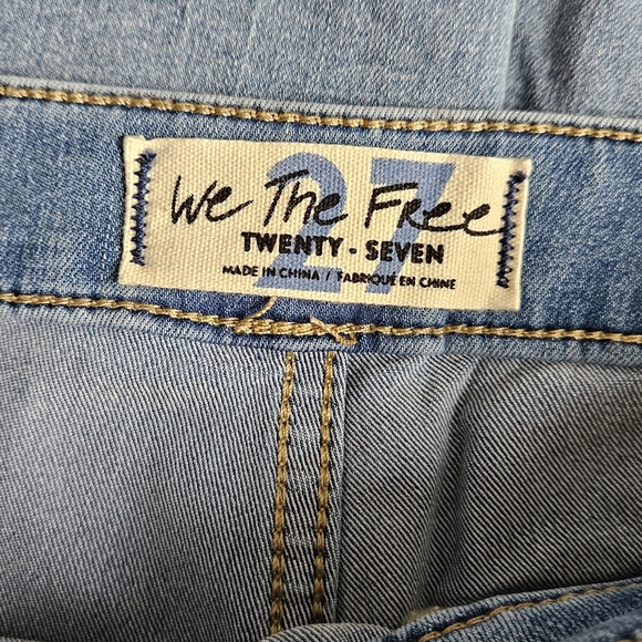 WE THE FREE, NW. SUPER flare, light wash, size 27. - Picture 6 of 6